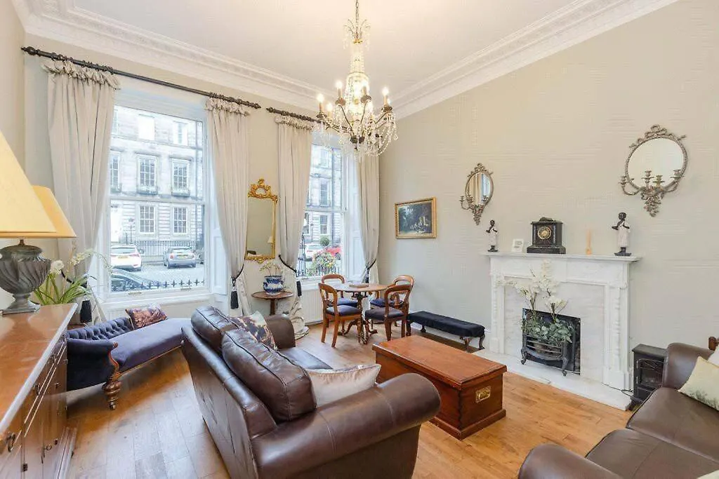 Maindoor Flat Nestled In Heart Of Stockbridge Apartment Edinburgh