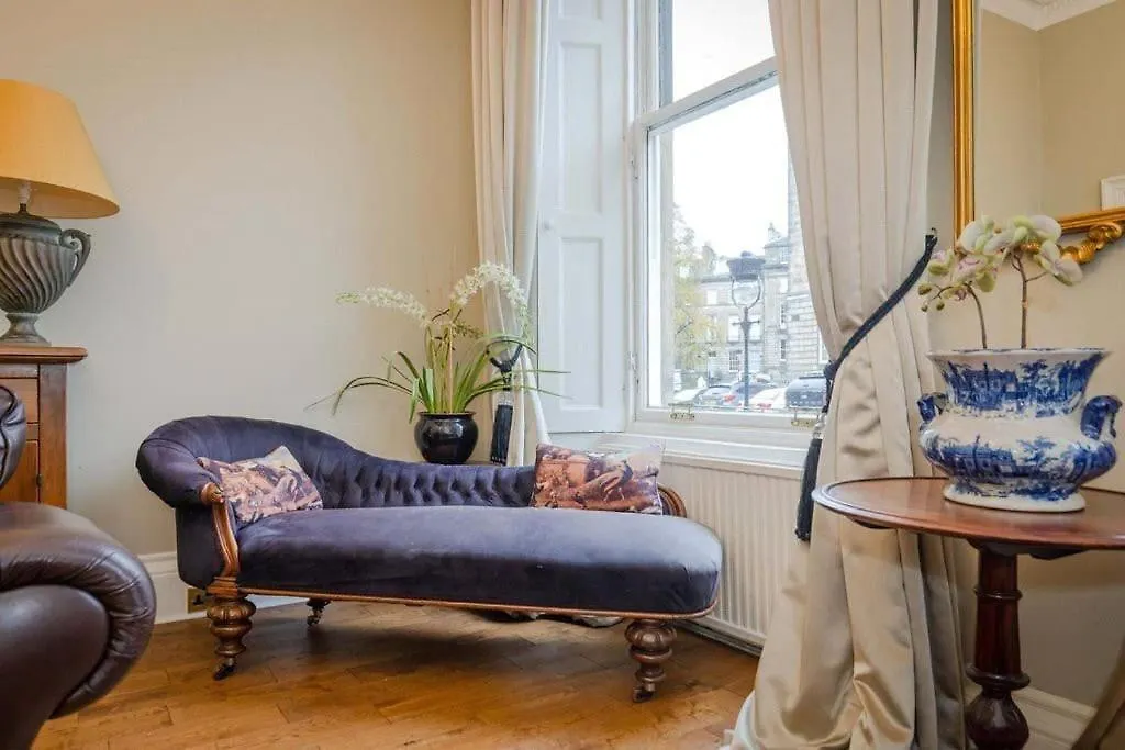 Maindoor Flat Nestled In Heart Of Stockbridge Apartment Edinburgh