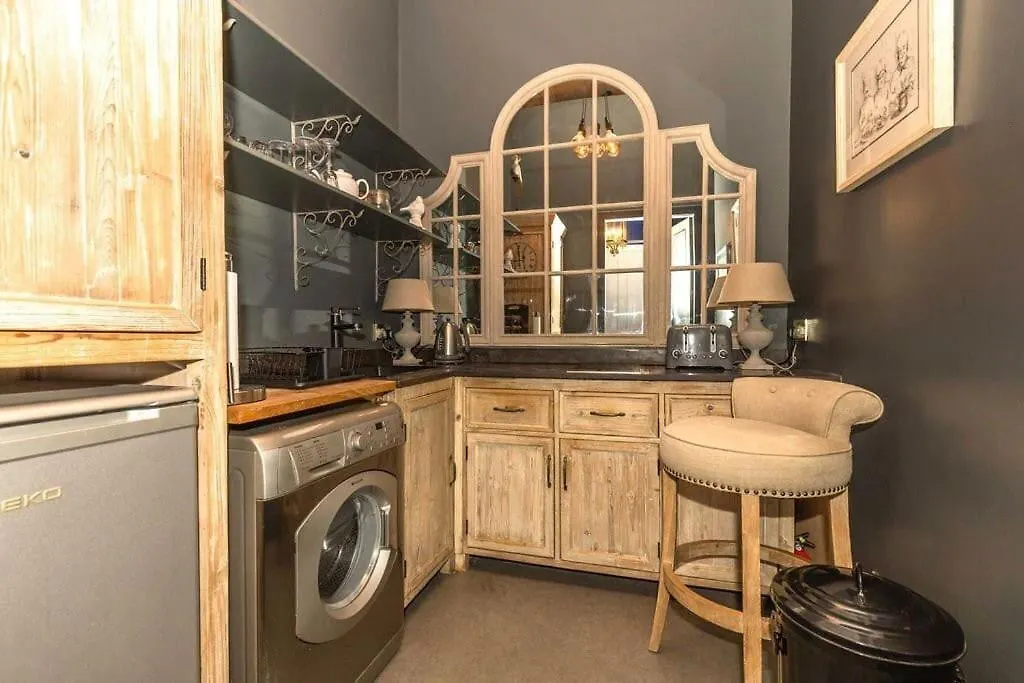 Maindoor Flat Nestled In Heart Of Stockbridge Apartment Edinburgh United Kingdom