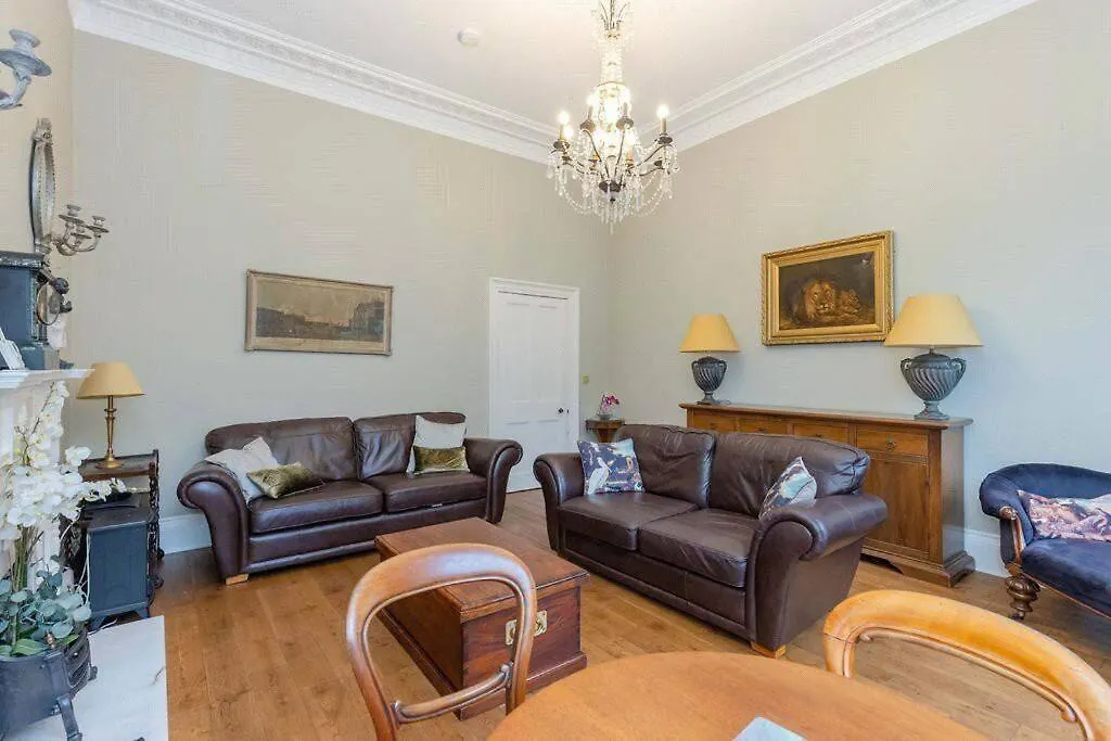 Maindoor Flat Nestled In Heart Of Stockbridge Apartment Edinburgh 0*,  United Kingdom
