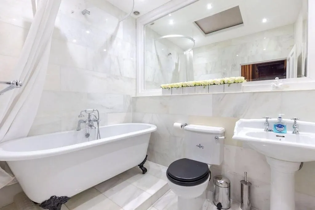 Maindoor Flat Nestled In Heart Of Stockbridge Apartment Edinburgh