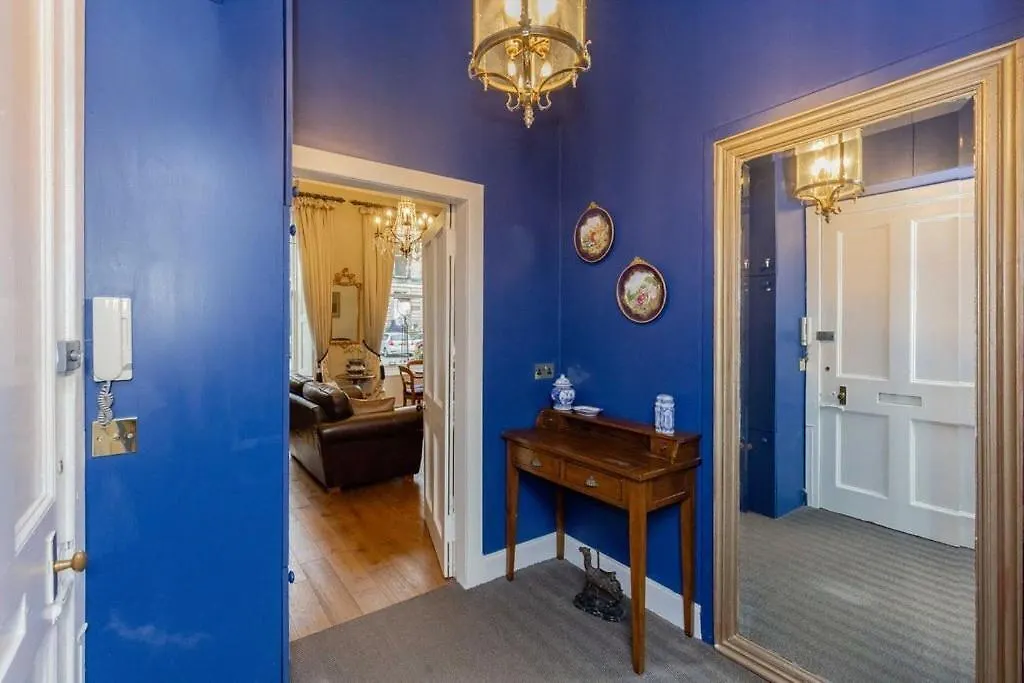 Maindoor Flat Nestled In Heart Of Stockbridge Apartment Edinburgh